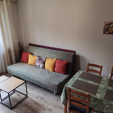 E45 In Gardens, * Borovets