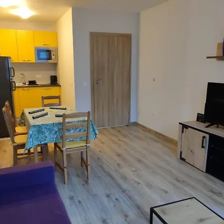 E45 In Gardens, Appartement *